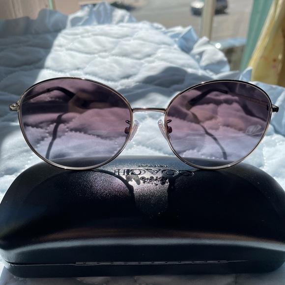 Coach - Picture 3 of 4